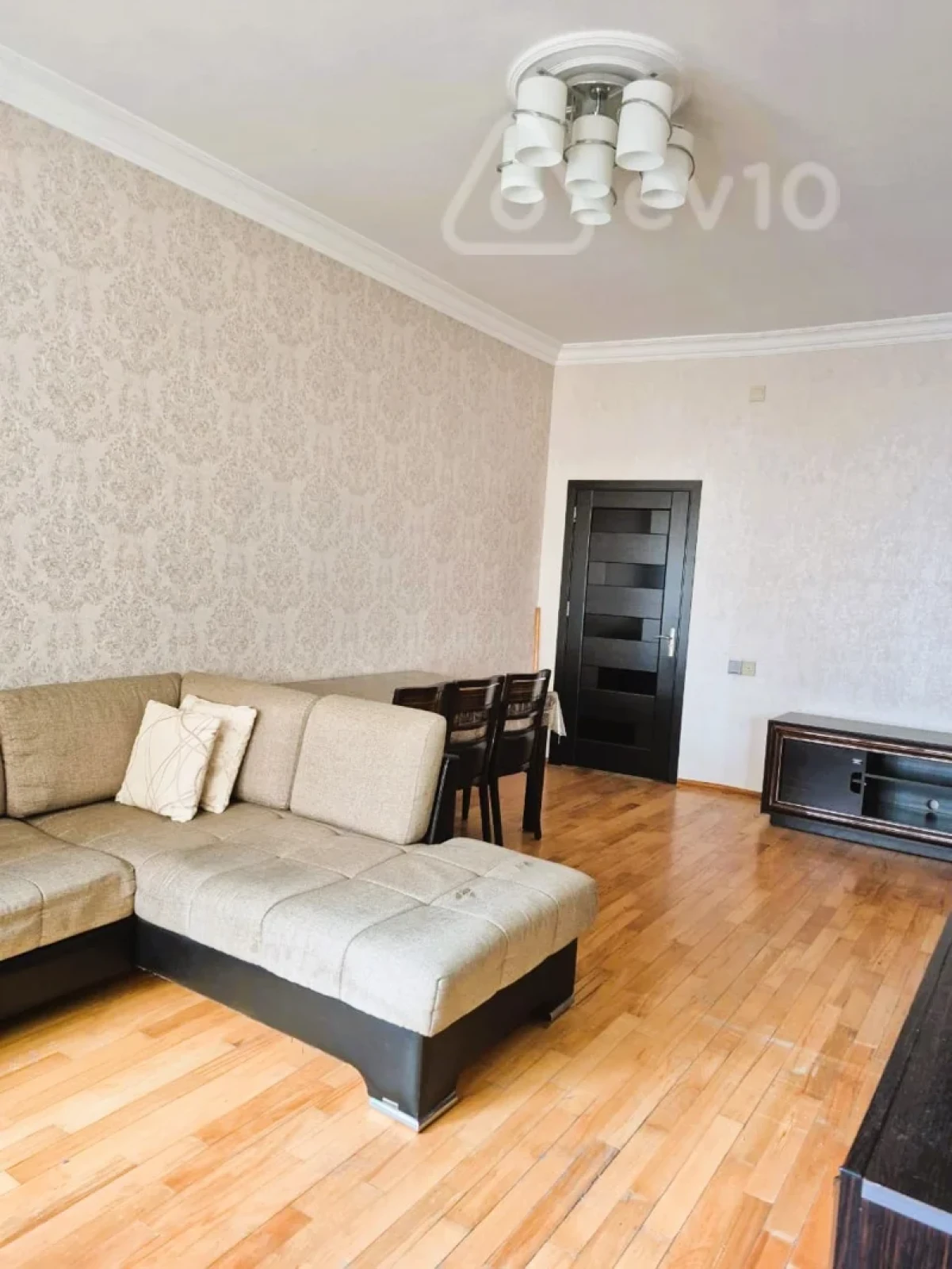 Kirayə verilir 2 otaqlı yeni tikili 80 m²