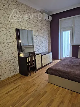 Kirayə verilir 2 otaqlı yeni tikili 80 m²