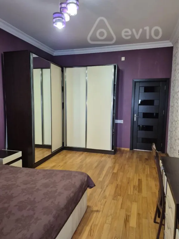 Kirayə verilir 2 otaqlı yeni tikili 80 m²