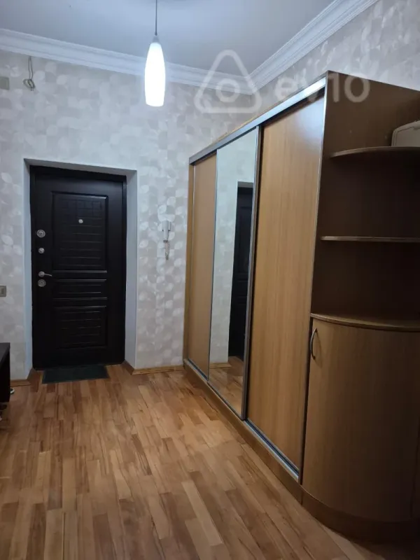 Kirayə verilir 2 otaqlı yeni tikili 80 m²