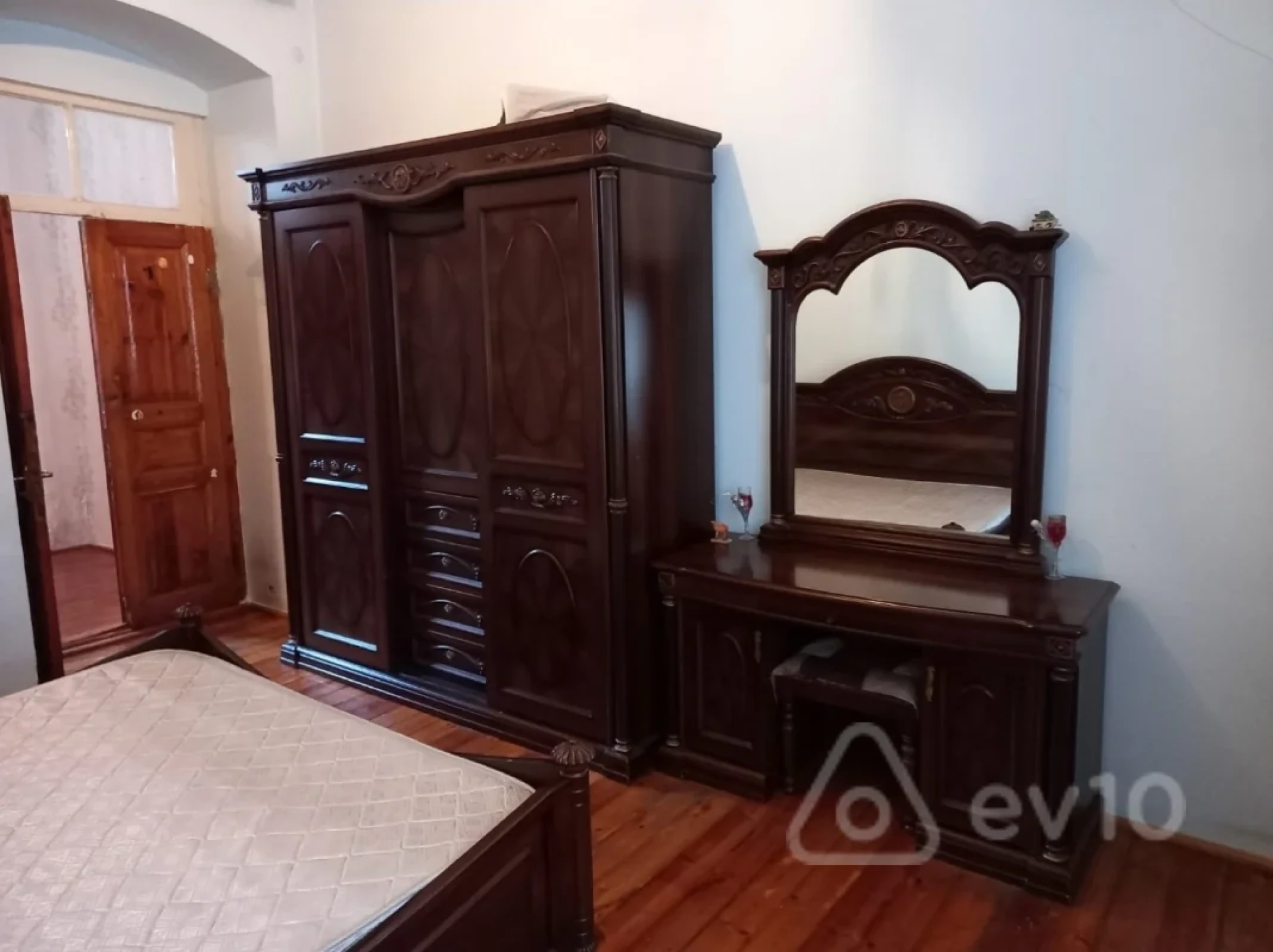 Kirayə verilir 3 otaqlı köhnə tikili 70 m²