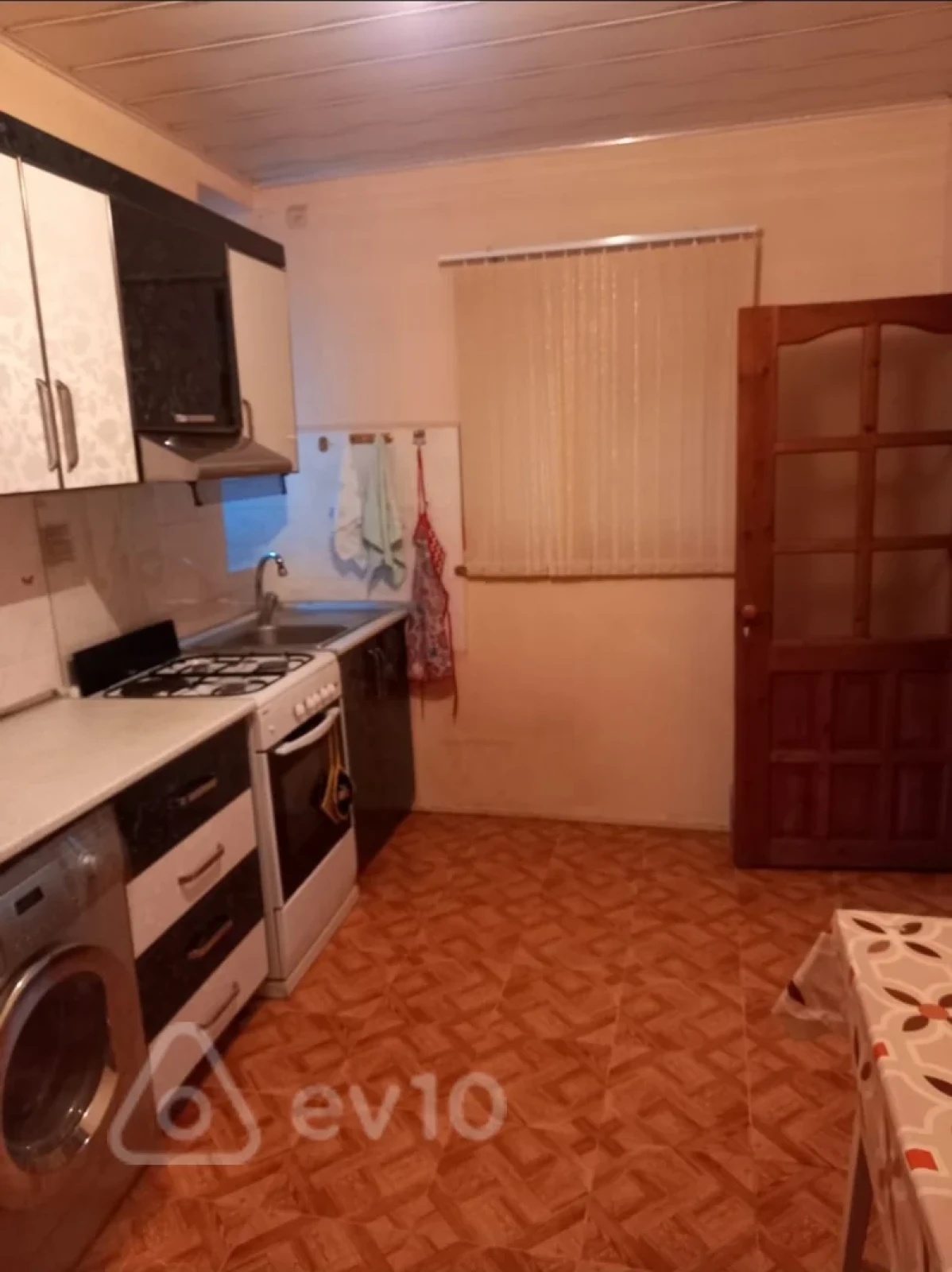 Kirayə verilir 3 otaqlı köhnə tikili 70 m²