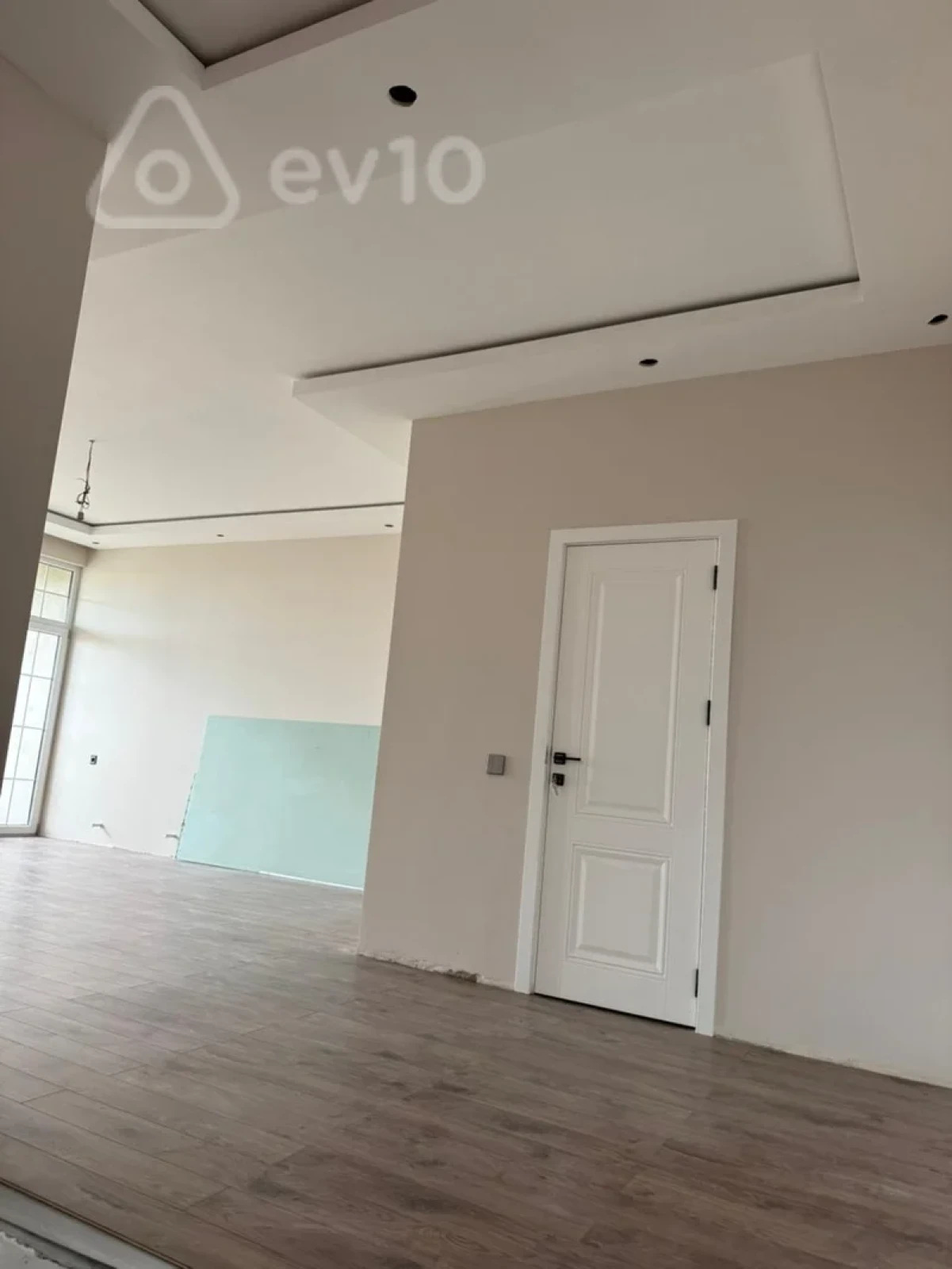 Satılır 6 otaqlı həyət evi 230 m²