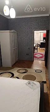 Kirayə verilir 3 otaqlı köhnə tikili 85 m²