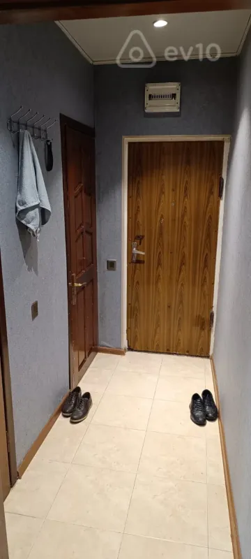 Kirayə verilir 3 otaqlı köhnə tikili 85 m²