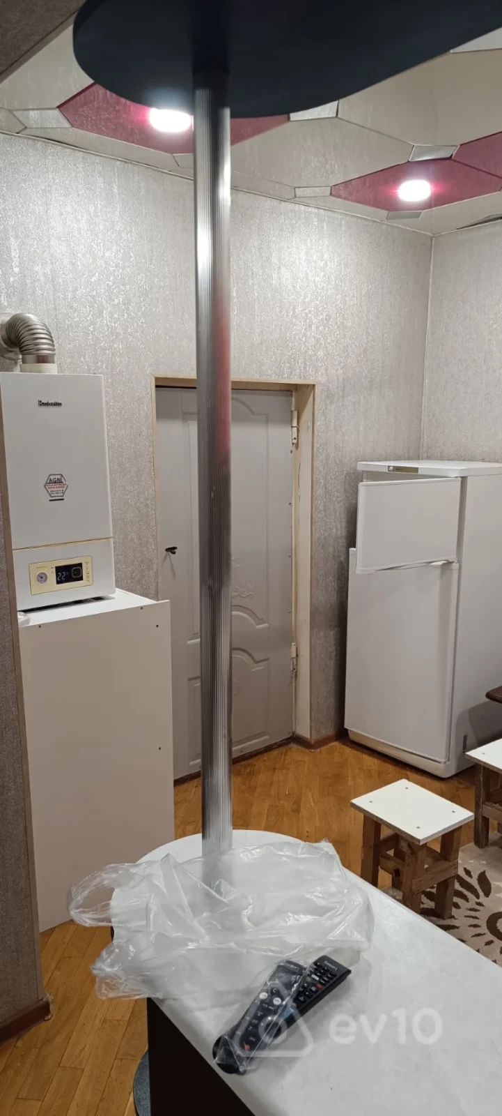 Kirayə verilir 3 otaqlı köhnə tikili 85 m²
