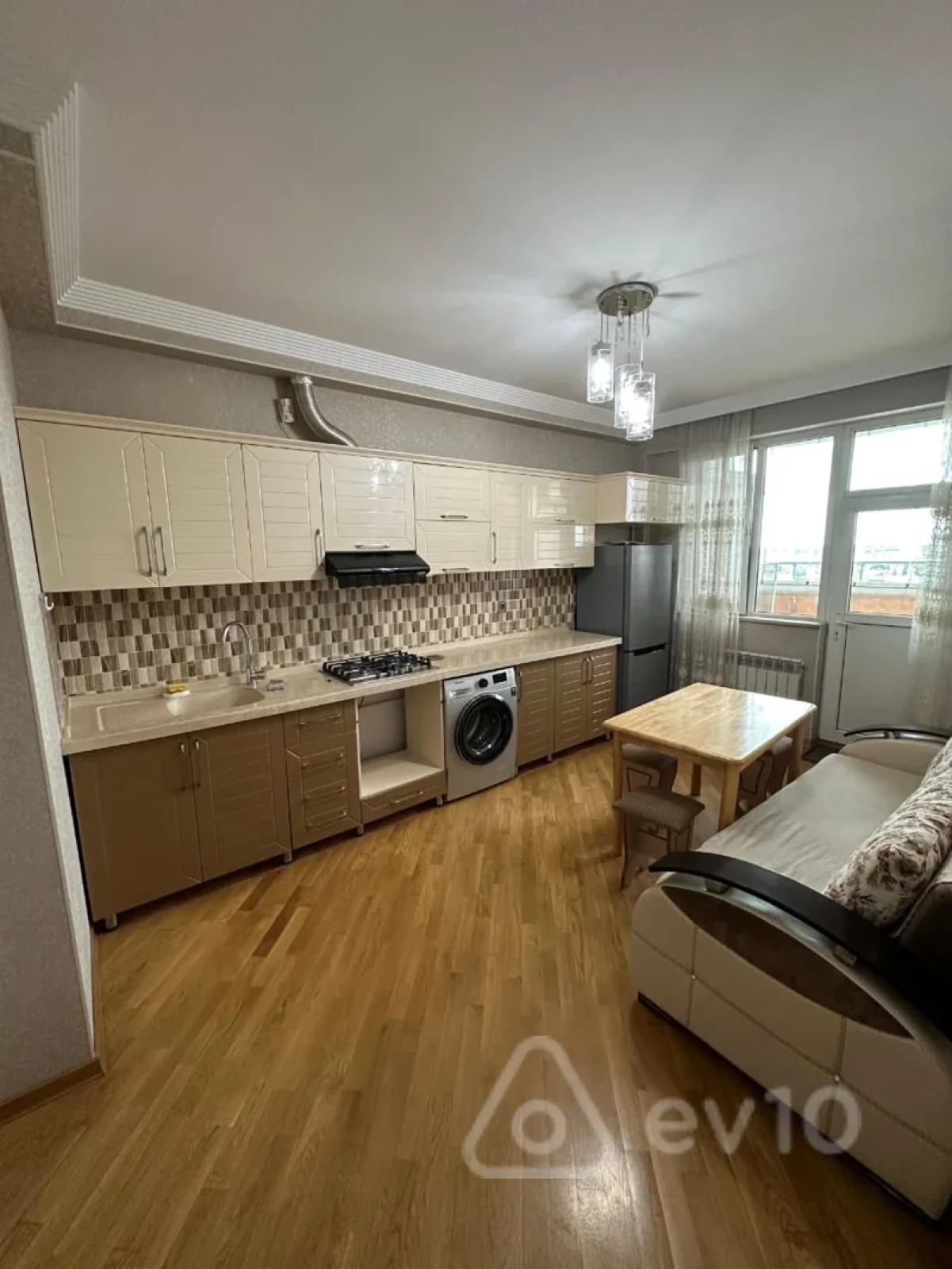 Kirayə verilir 3 otaqlı yeni tikili 96 m²