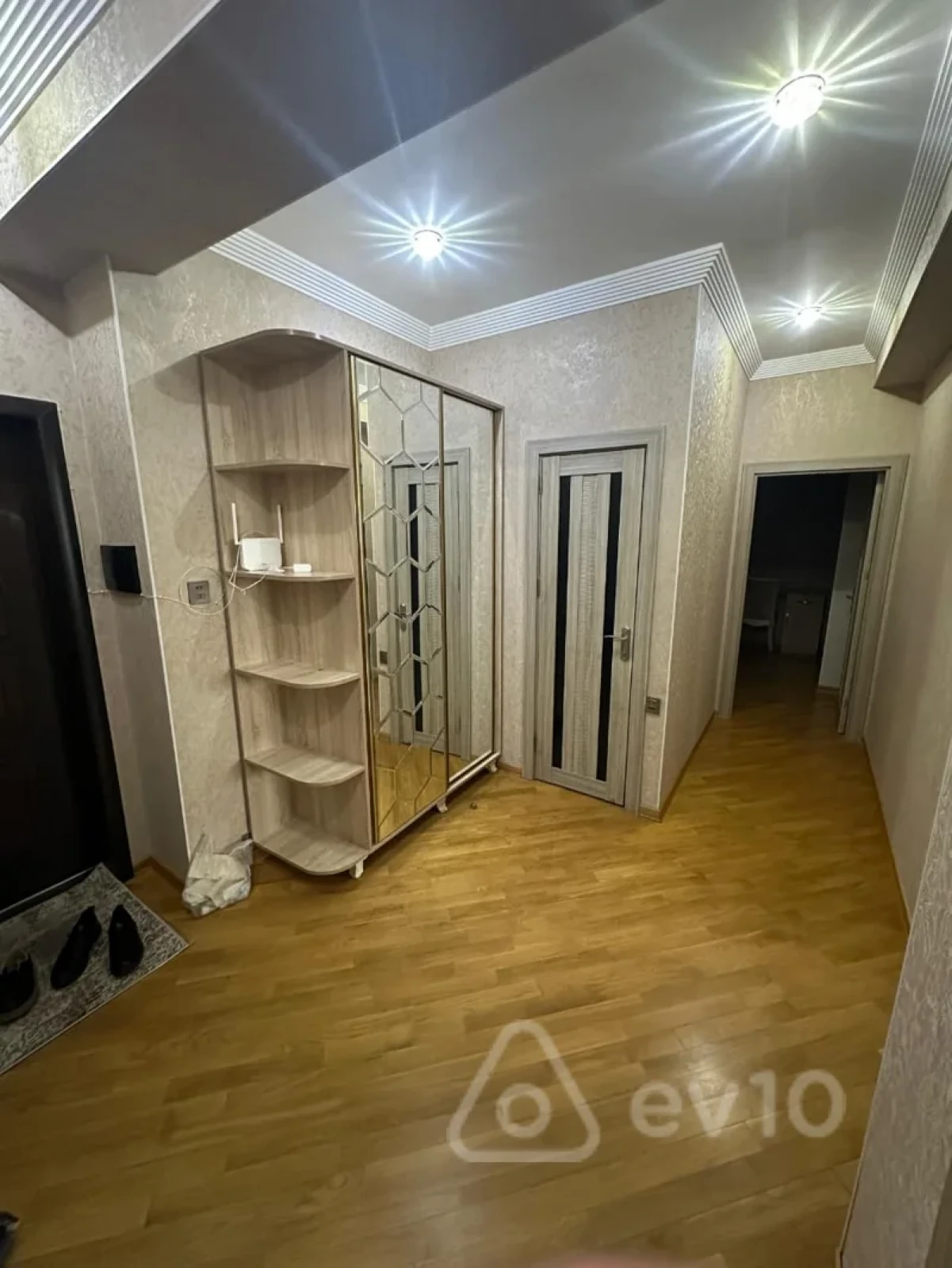 Kirayə verilir 3 otaqlı yeni tikili 96 m²