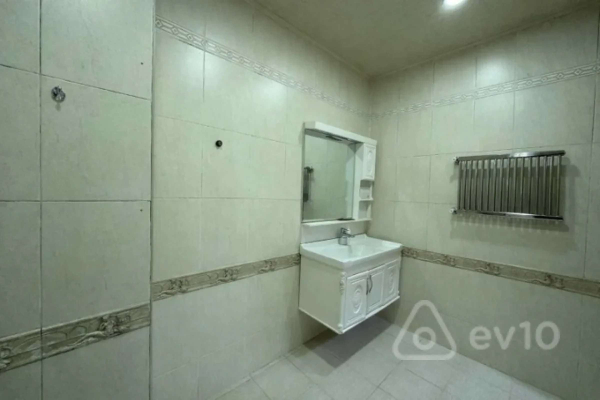 Satılır 3 otaqlı yeni tikili 140 m²