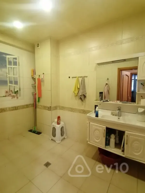 Satılır 3 otaqlı yeni tikili 140 m²