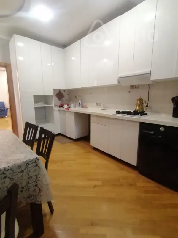 Satılır 3 otaqlı yeni tikili 140 m²