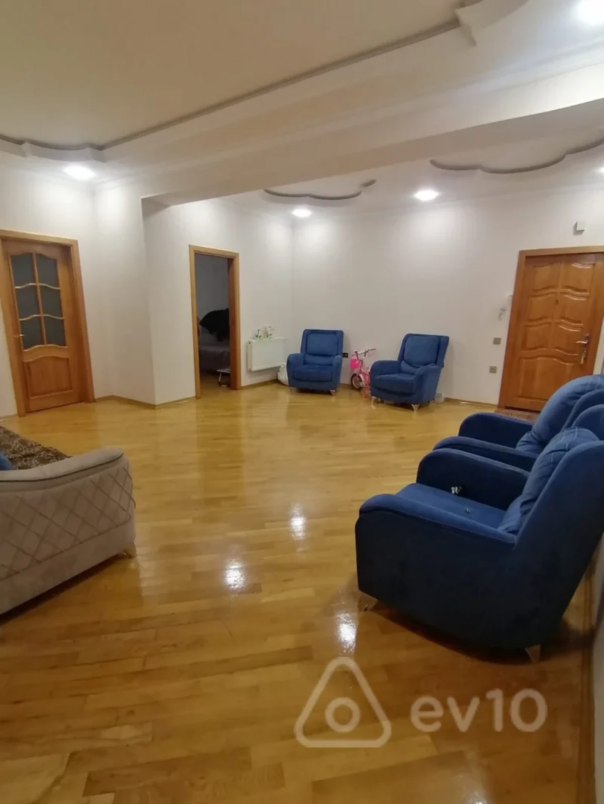 Satılır 3 otaqlı yeni tikili 140 m²