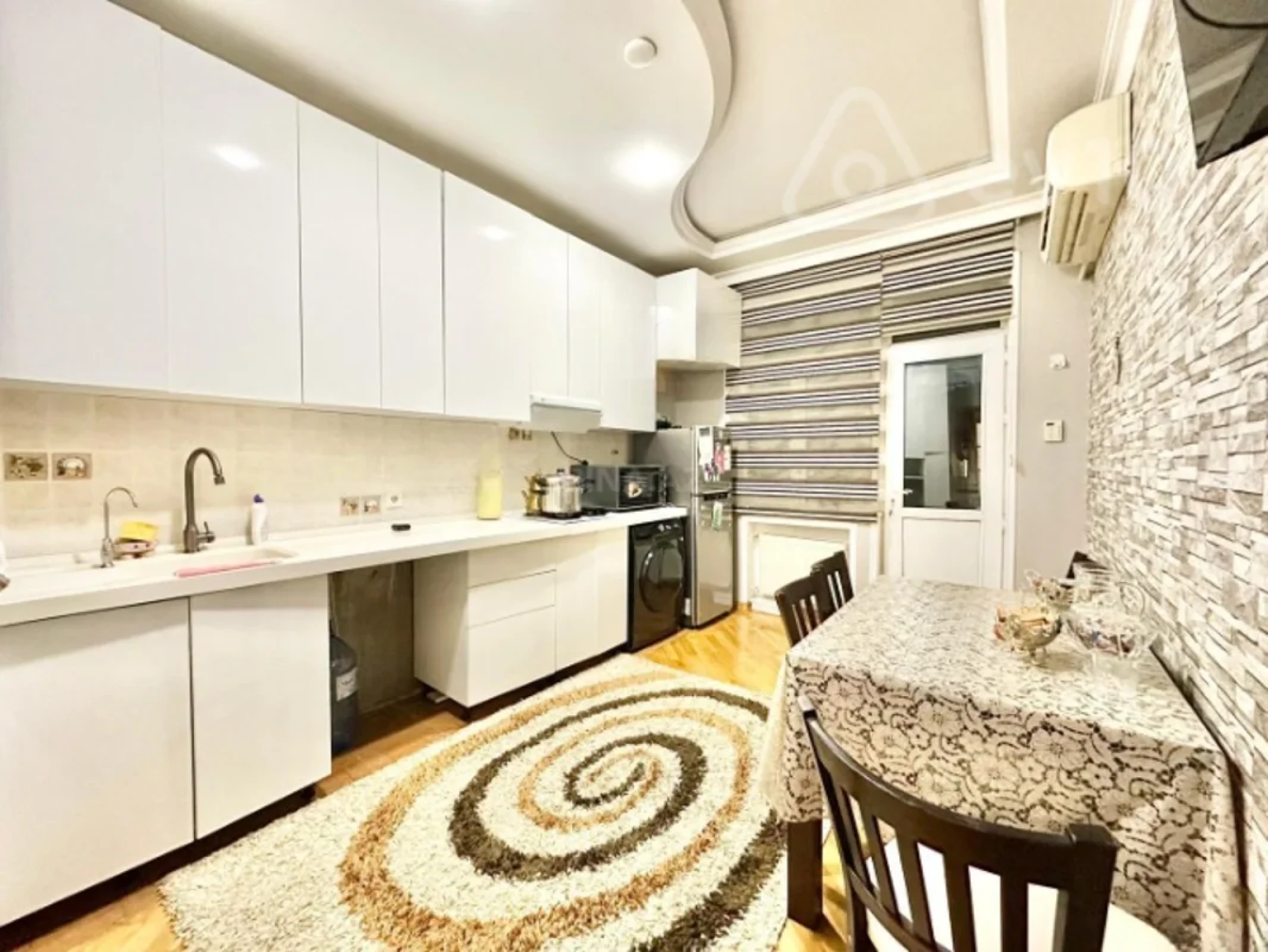 Satılır 3 otaqlı yeni tikili 140 m²