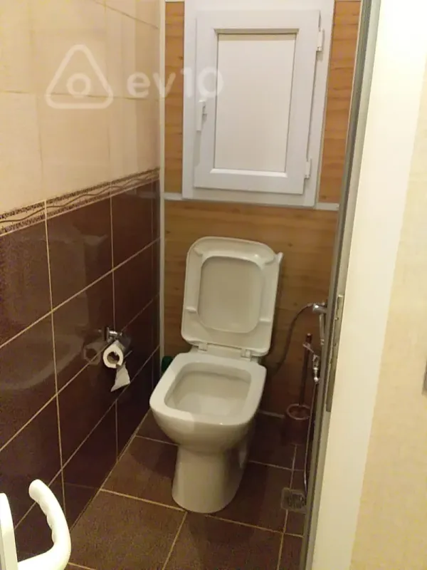 Kirayə verilir 3 otaqlı köhnə tikili 70 m²