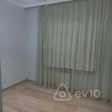 Kirayə verilir 3 otaqlı köhnə tikili 70 m²