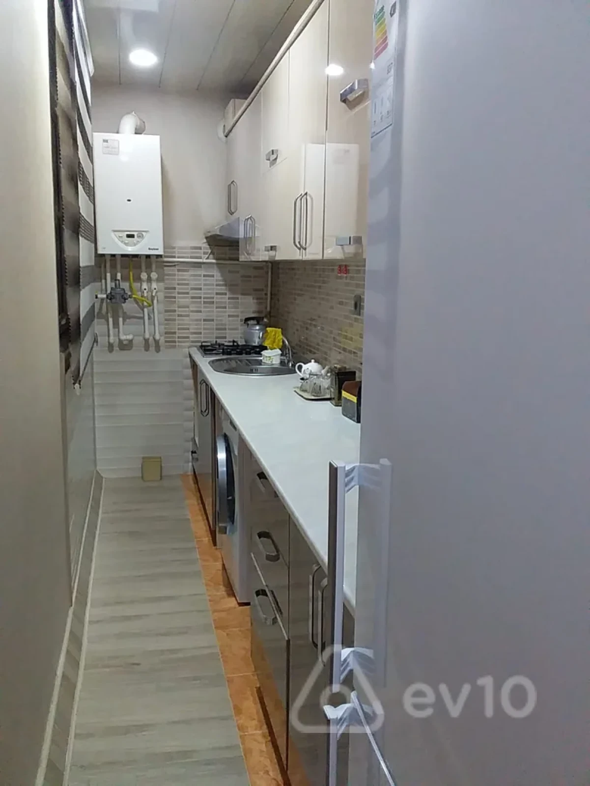 Kirayə verilir 3 otaqlı köhnə tikili 70 m²