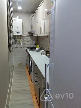 Kirayə verilir 3 otaqlı köhnə tikili 70 m²