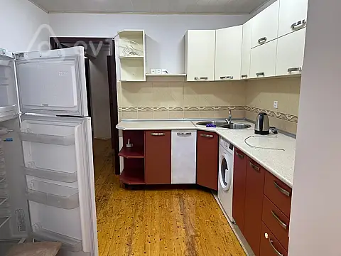 Kirayə verilir 3 otaqlı köhnə tikili 70 m²