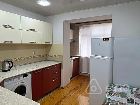 Kirayə verilir 3 otaqlı köhnə tikili 70 m²