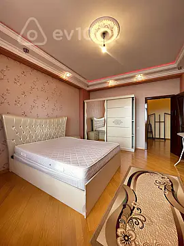 Kirayə verilir 2 otaqlı yeni tikili 100 m²