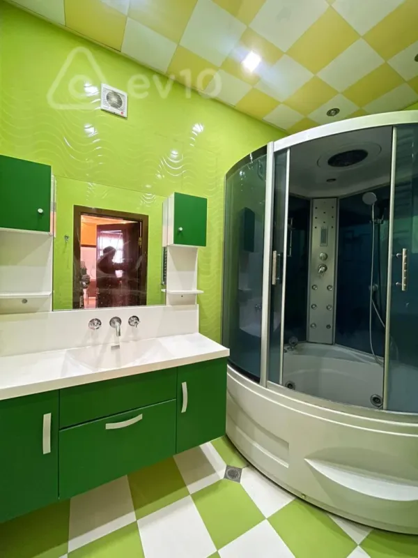 Kirayə verilir 2 otaqlı yeni tikili 100 m²