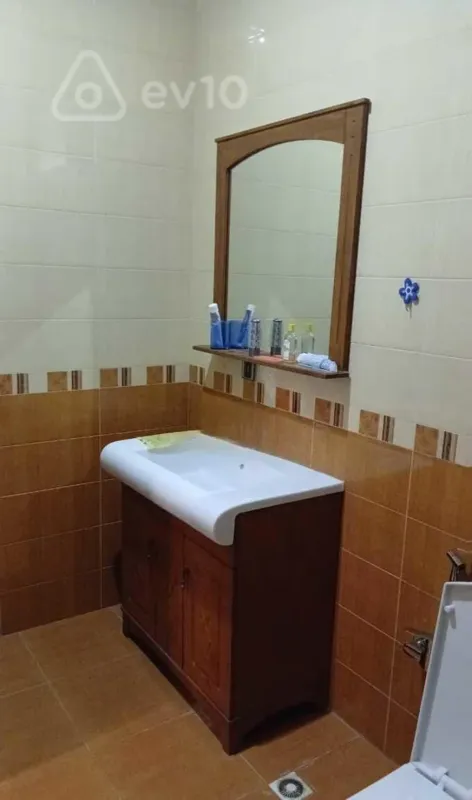 Satılır 4 otaqlı həyət evi 160 m²