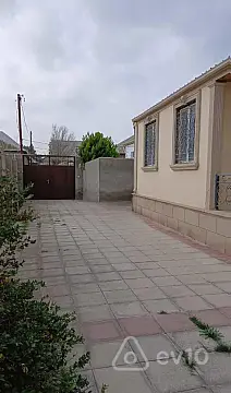 Satılır 4 otaqlı həyət evi 160 m²
