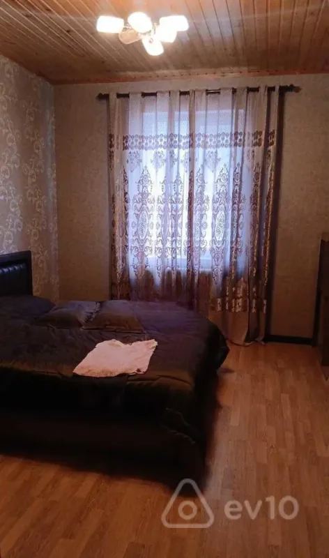 Satılır 4 otaqlı həyət evi 160 m²