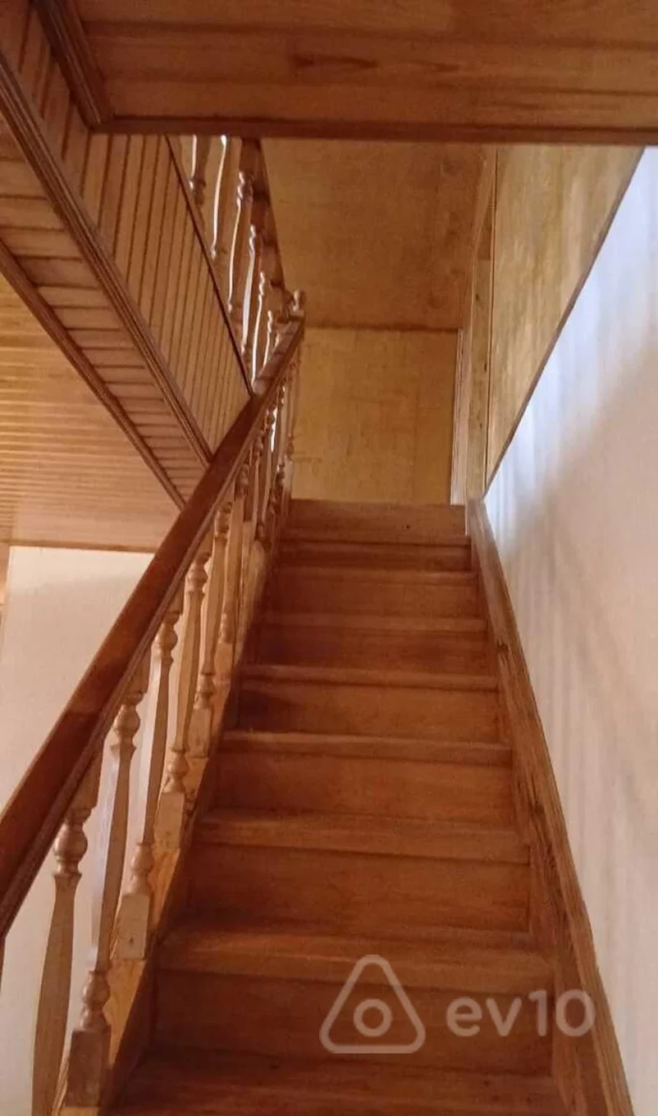 Satılır 4 otaqlı həyət evi 160 m²