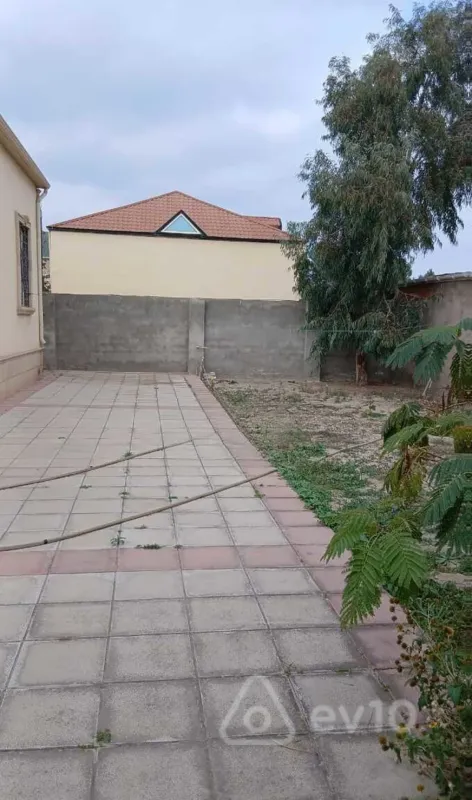 Satılır 4 otaqlı həyət evi 160 m²
