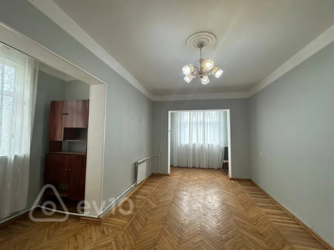Satılır 1 otaqlı köhnə tikili 45 m²