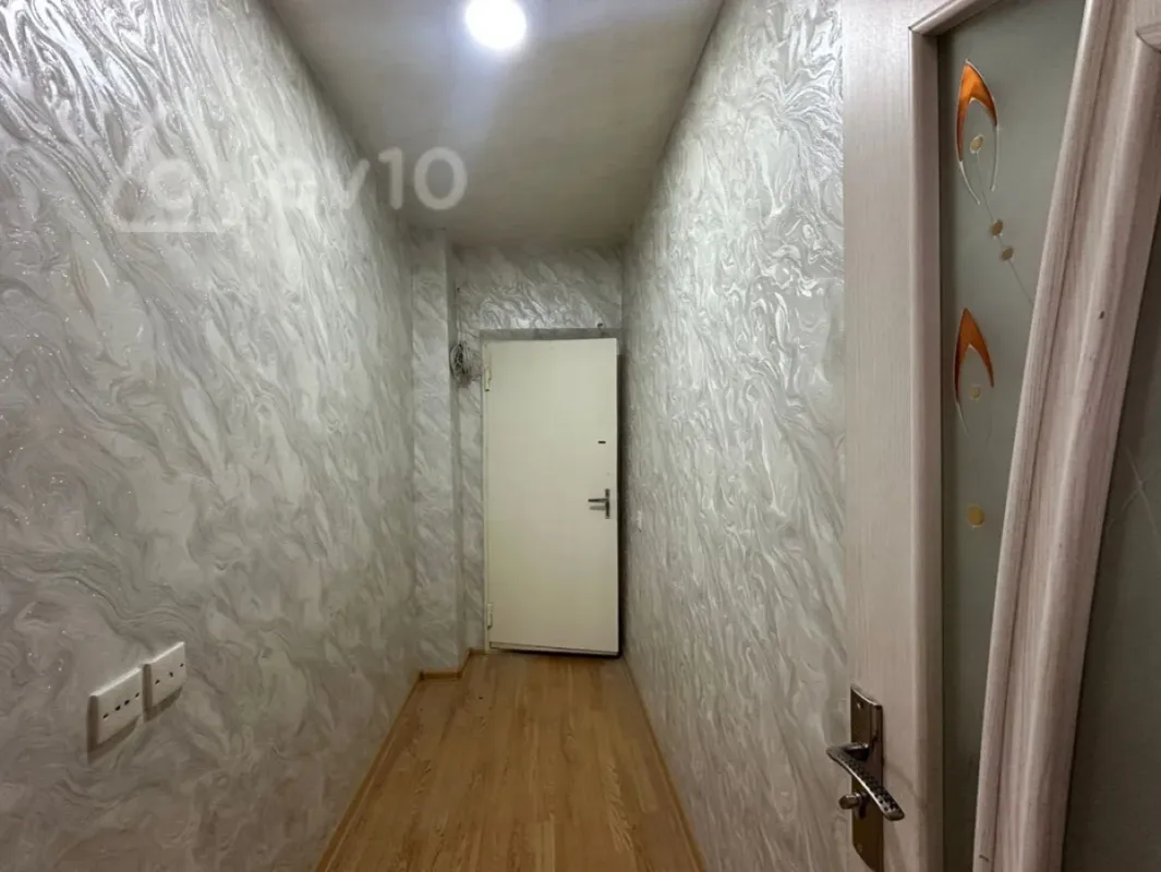 Satılır 1 otaqlı köhnə tikili 45 m²