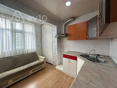 Satılır 1 otaqlı köhnə tikili 45 m²