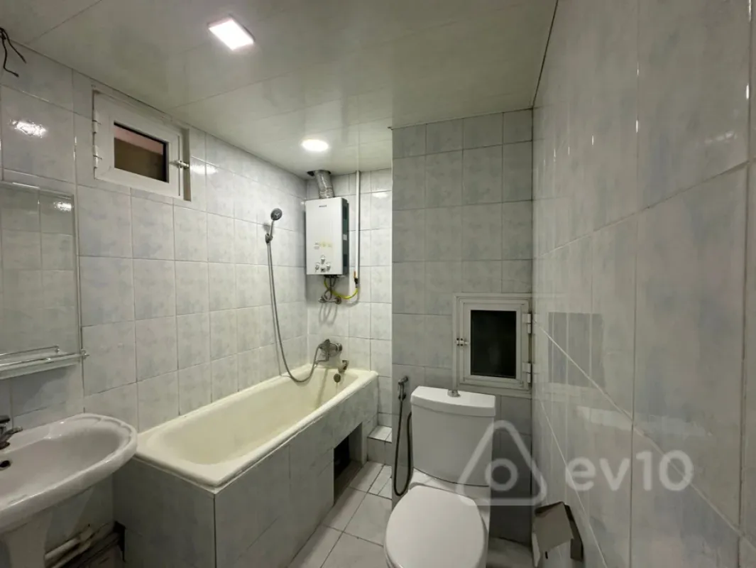 Satılır 1 otaqlı köhnə tikili 45 m²