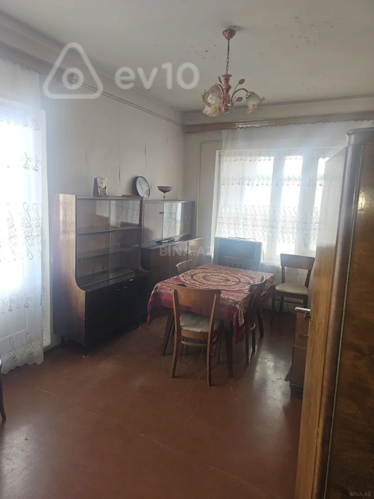 Satılır 1 otaqlı köhnə tikili 40 m²