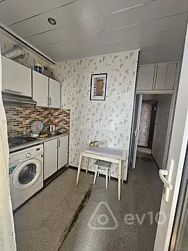 Satılır 1 otaqlı köhnə tikili 40 m²