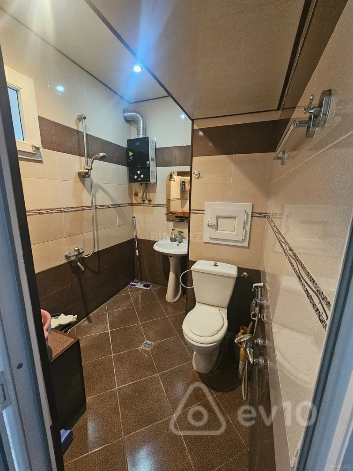 Satılır 1 otaqlı köhnə tikili 40 m²