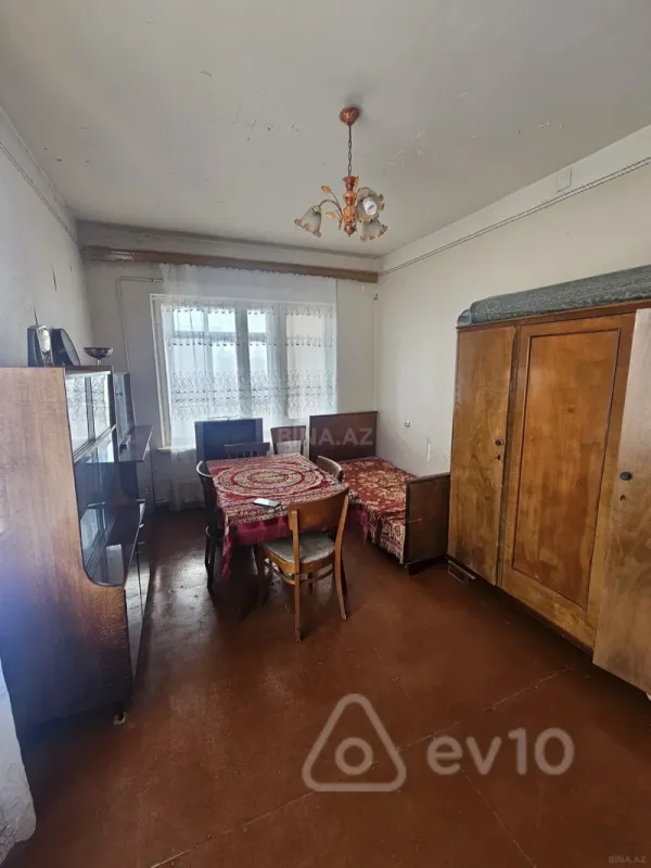Satılır 1 otaqlı köhnə tikili 40 m²