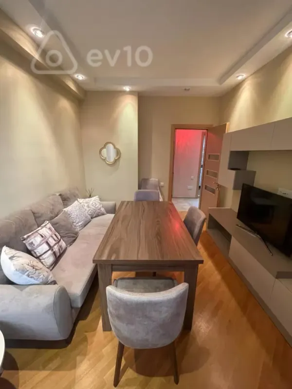 Kirayə verilir 3 otaqlı yeni tikili 80 m²