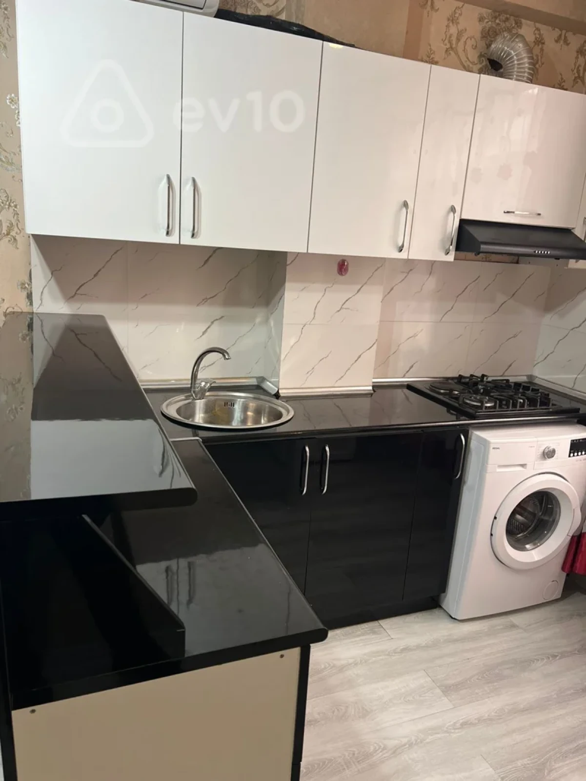 Kirayə verilir 2 otaqlı yeni tikili 66 m²