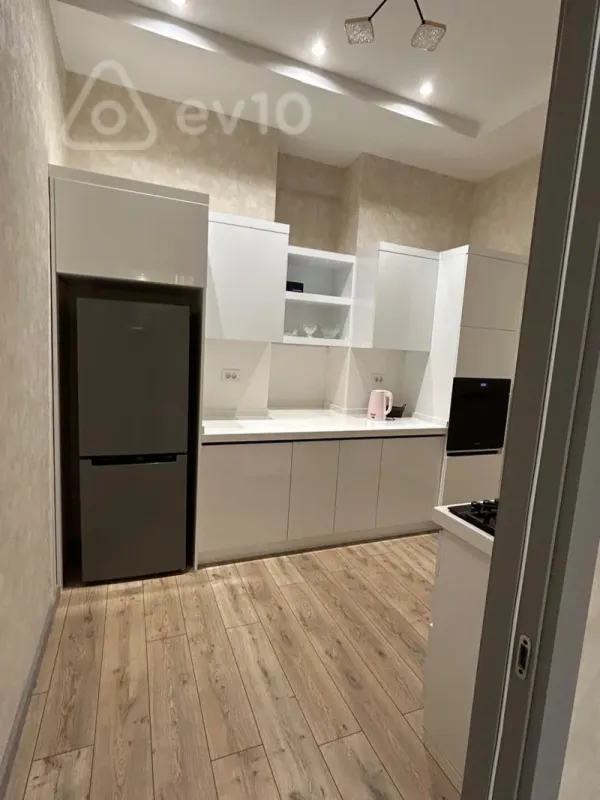 Kirayə verilir 2 otaqlı yeni tikili 95 m²