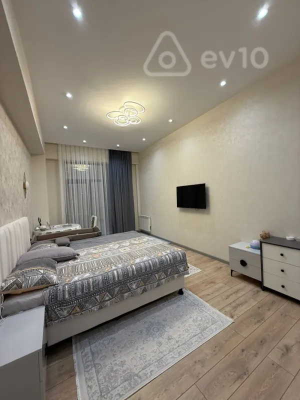 Kirayə verilir 2 otaqlı yeni tikili 95 m²