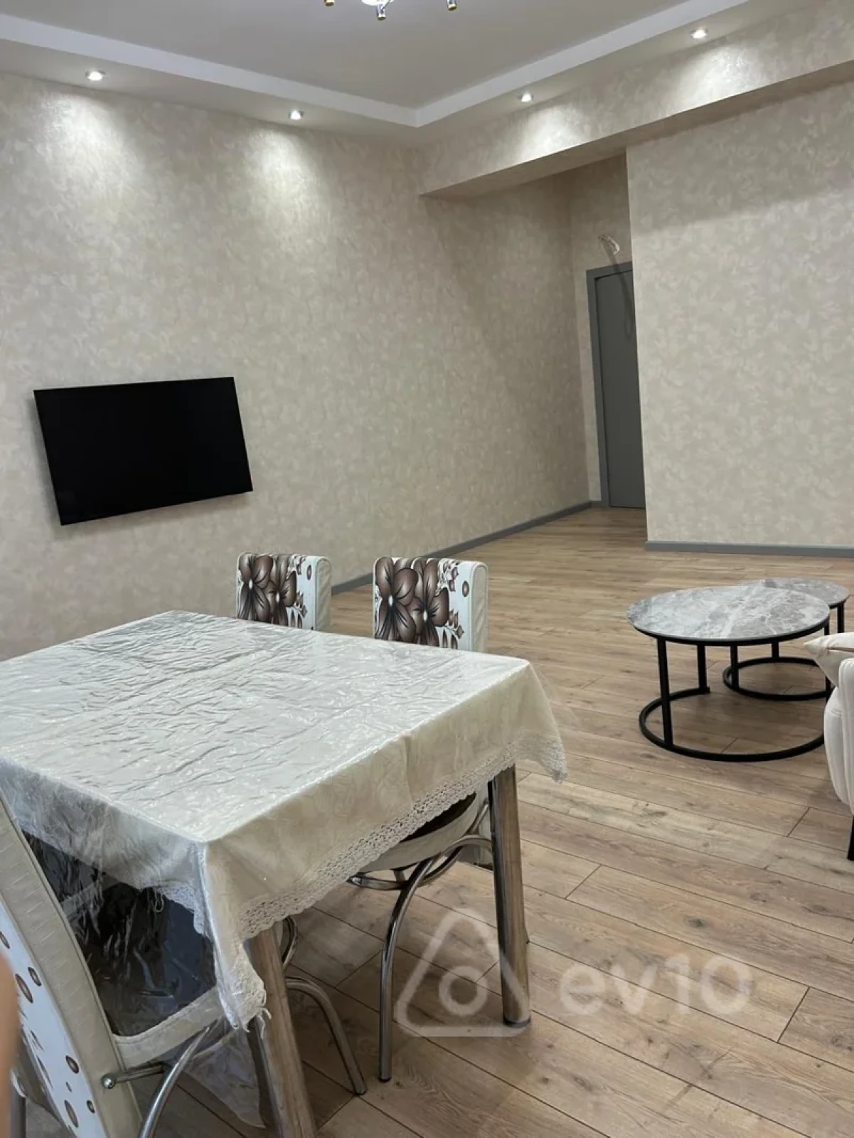 Kirayə verilir 2 otaqlı yeni tikili 95 m²