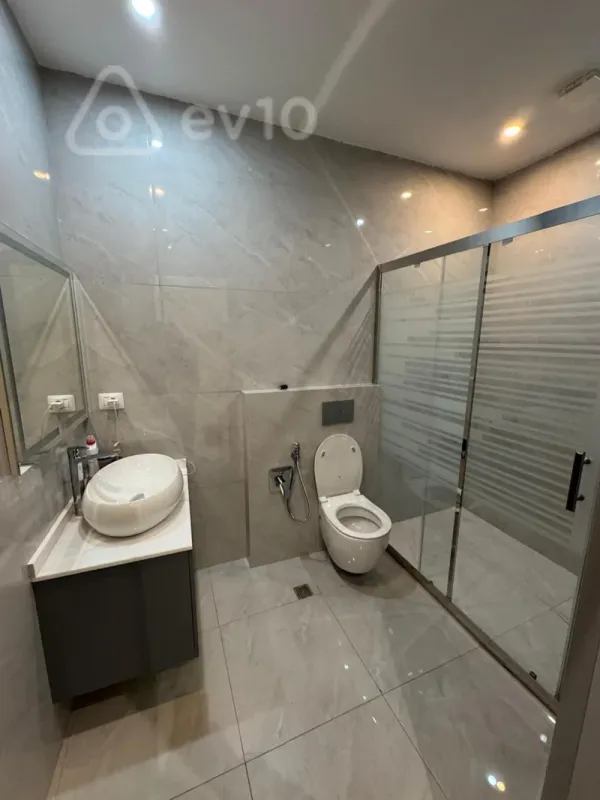 Kirayə verilir 2 otaqlı yeni tikili 95 m²