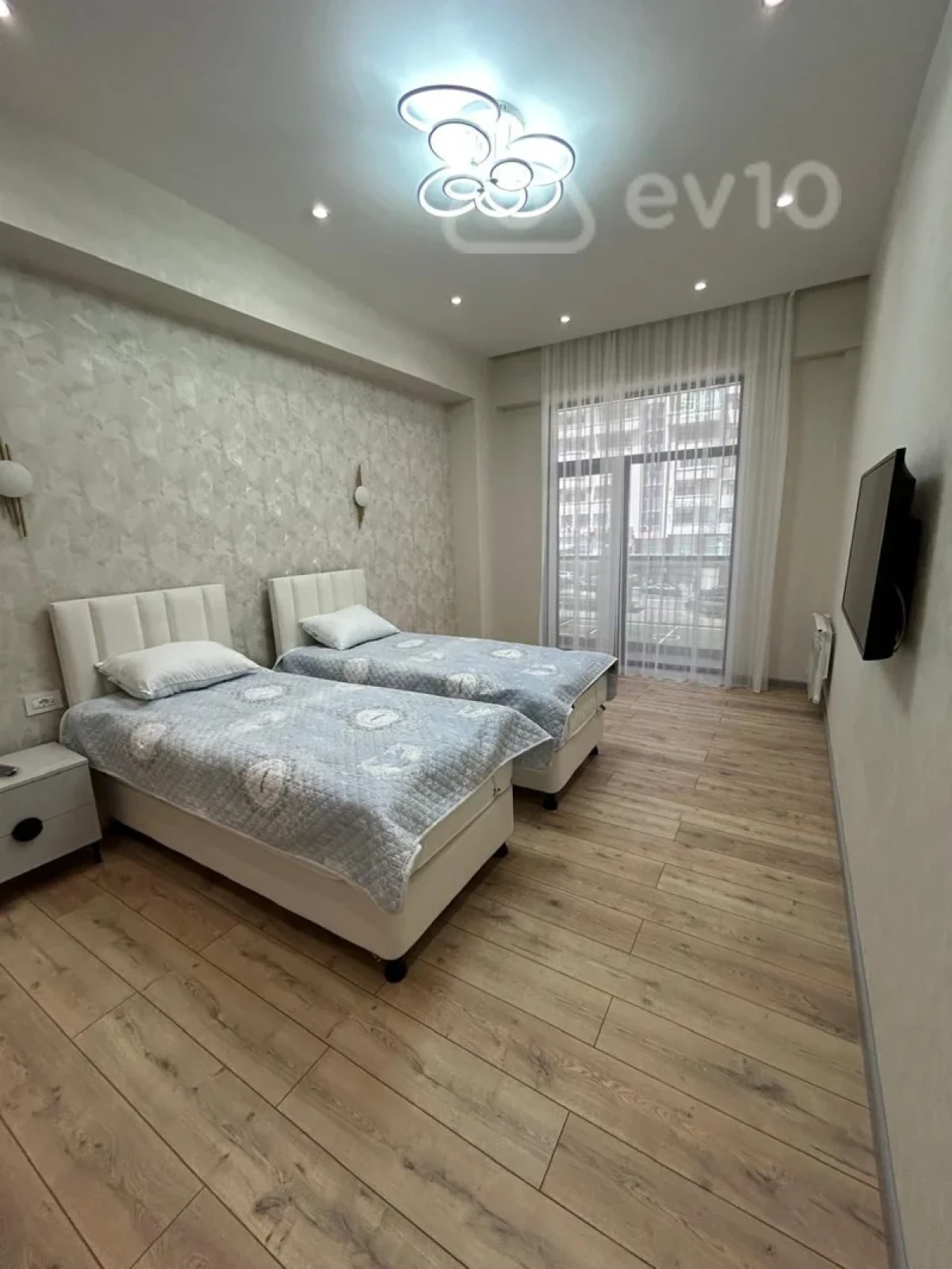 Kirayə verilir 2 otaqlı yeni tikili 95 m²