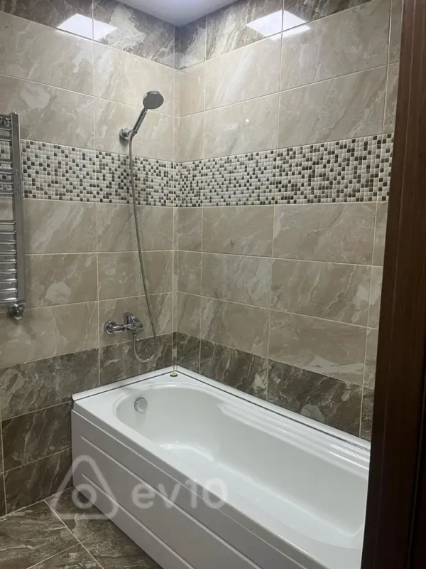 Kirayə verilir 2 otaqlı yeni tikili 72 m²