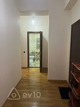Kirayə verilir 2 otaqlı yeni tikili 72 m²