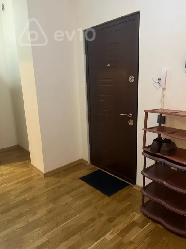 Kirayə verilir 2 otaqlı yeni tikili 72 m²