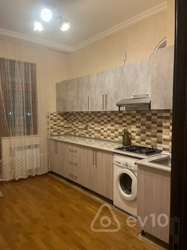 Kirayə verilir 2 otaqlı yeni tikili 72 m²