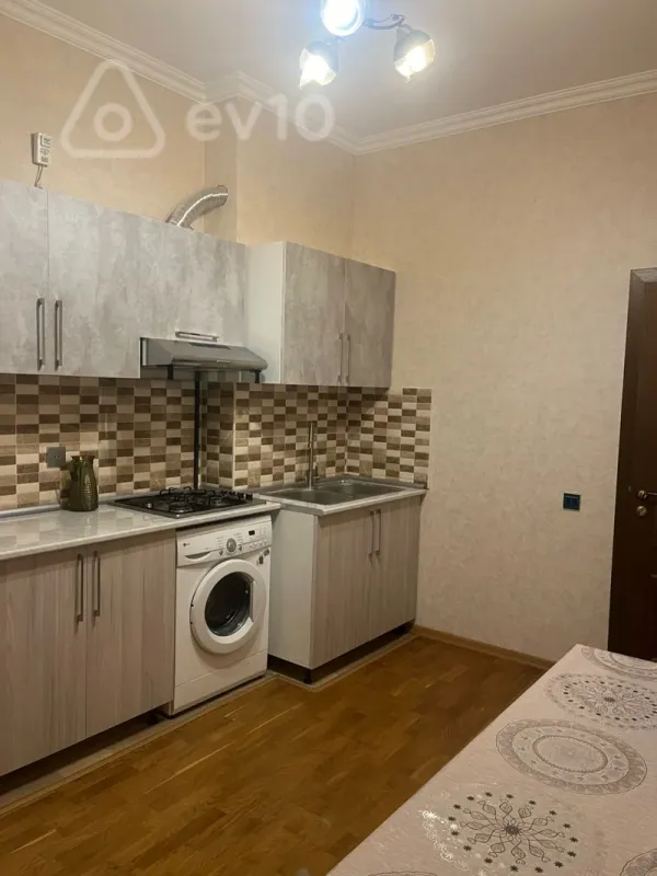 Kirayə verilir 2 otaqlı yeni tikili 72 m²